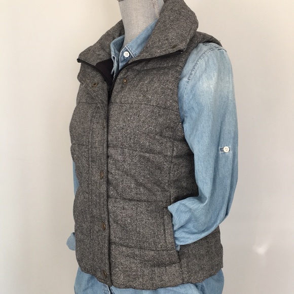 Old Navy Tweed Puffer Vest, size Small 🖤 - Picture 1 of 13